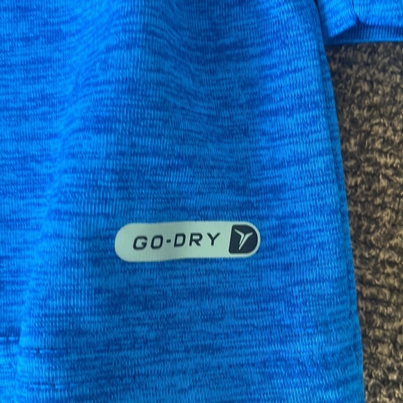 Old Navy Active 
Gently used. Size 8
Color Blue.
Long sleeve 
#380A - Picture 4 of 5